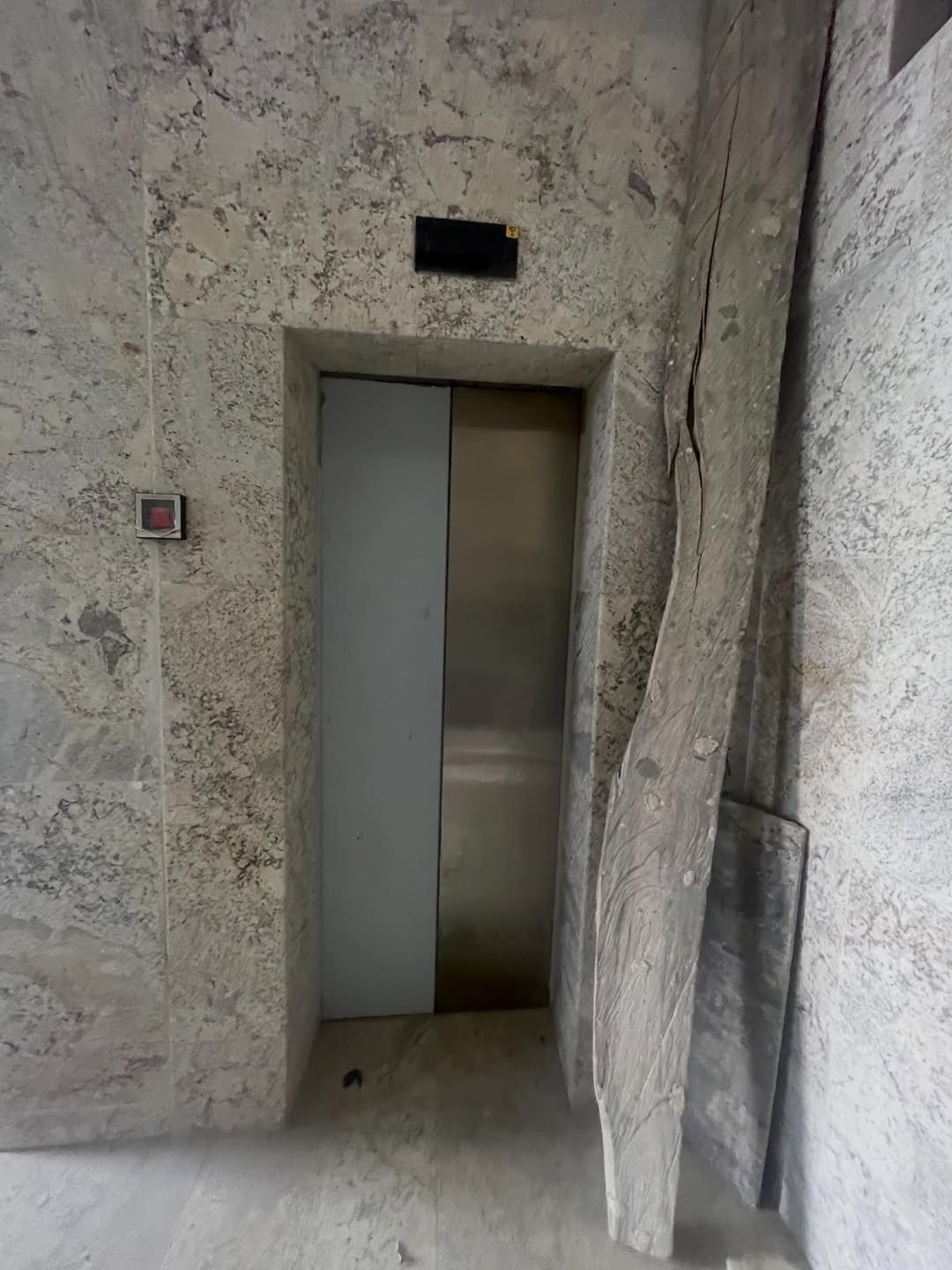 Ikoyi Oasis: 5BR Maisonette & Poolside Terrace