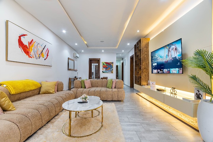 Live the Ikoyi Dream: 3BR Haven with Pool & Gym