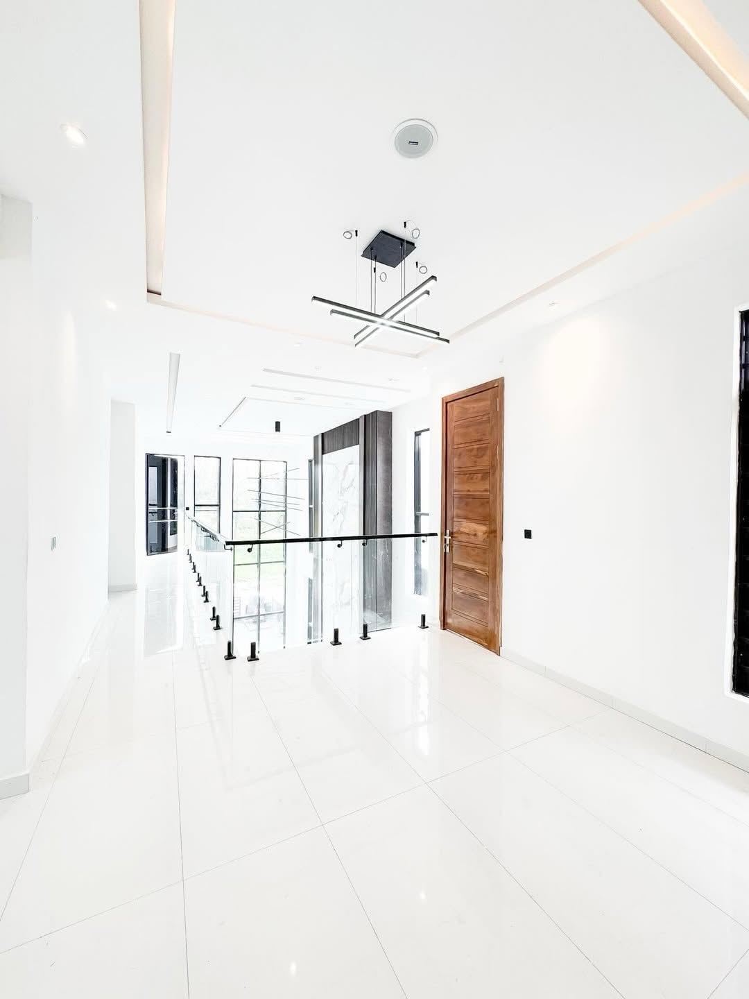 Lekki’s Ultimate 5-Bedroom Haven with Pool & Rooftop Terrace