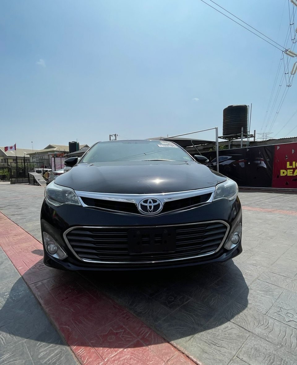 Luxury 2013 Toyota Avalon: Sunroof & Tech, 21M Naira