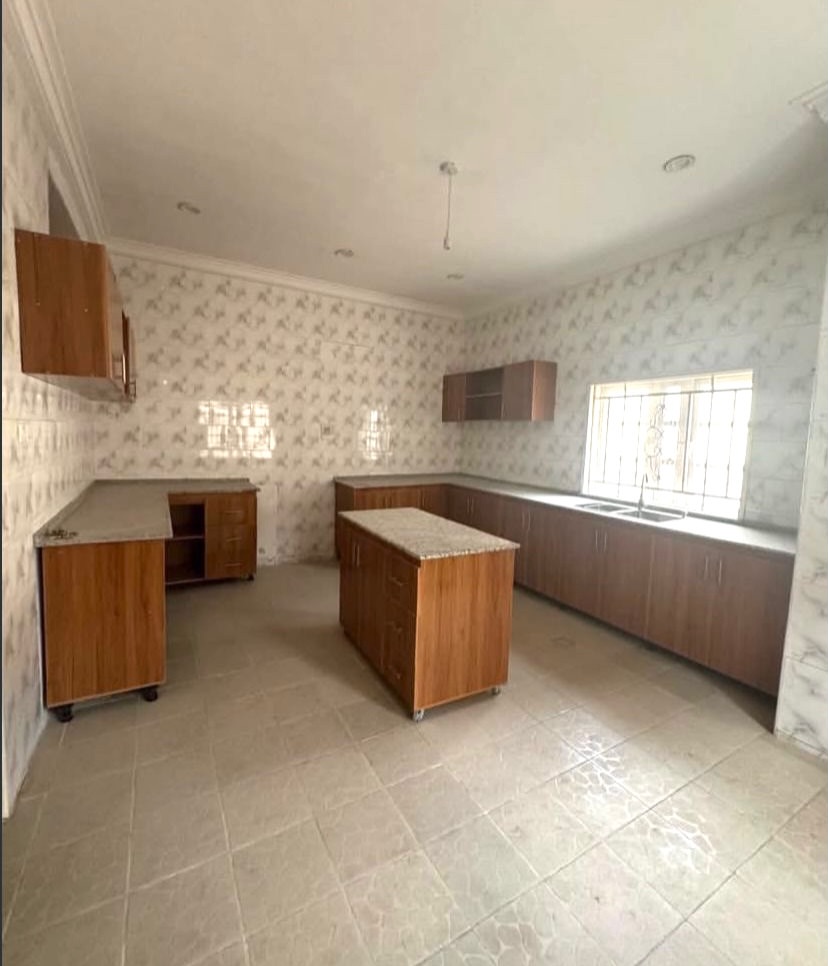 Exclusive 6-Bed Semi-Detached Duplex in Katampe