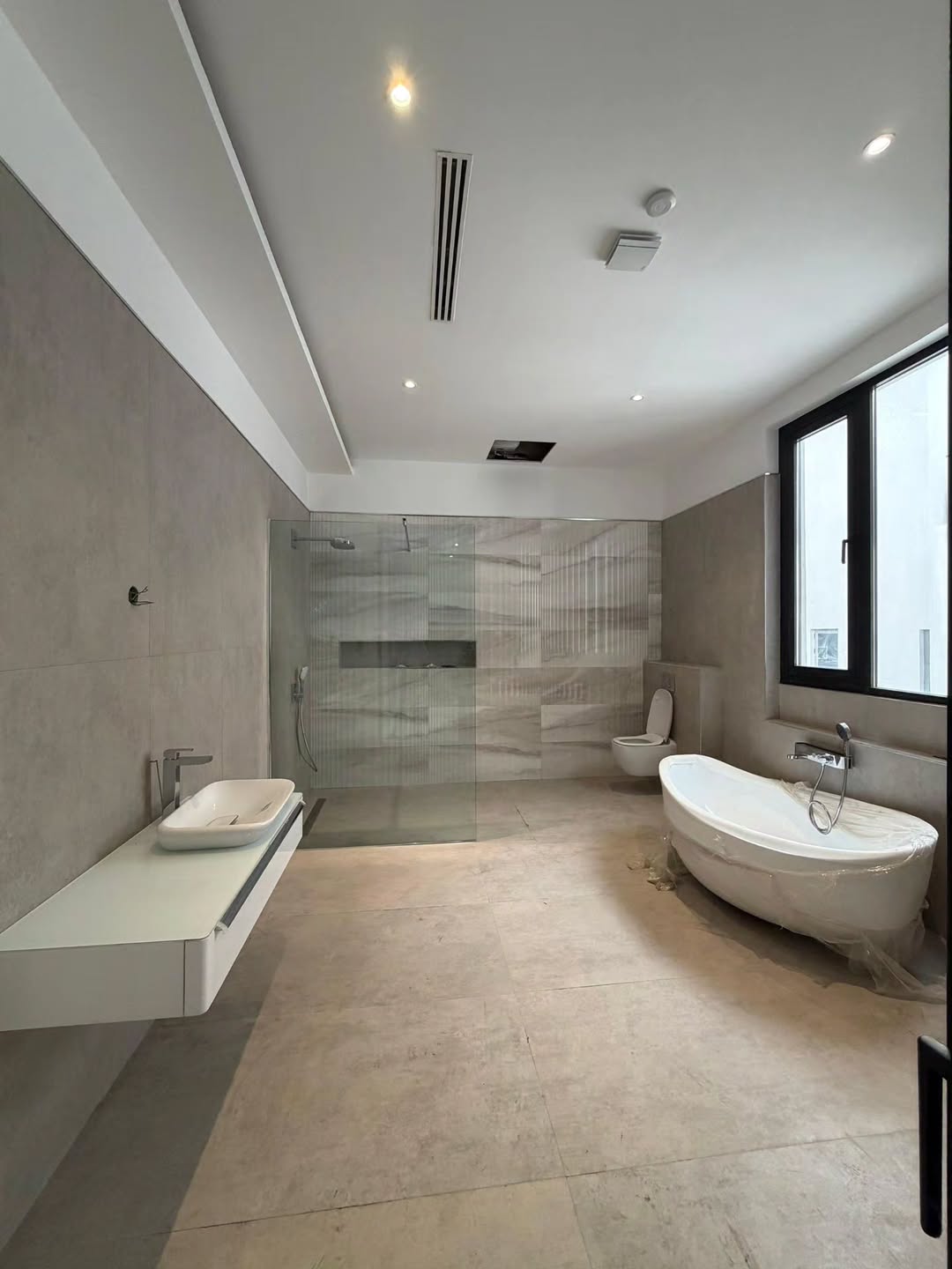 5-Bedroom Ikoyi Estate with Cinema, Gym & Pool