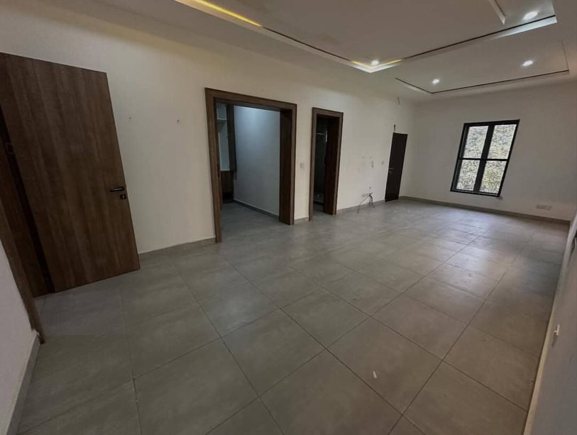 Exquisite 5-Bed Terrace Duplex with BQ in Lifecamp