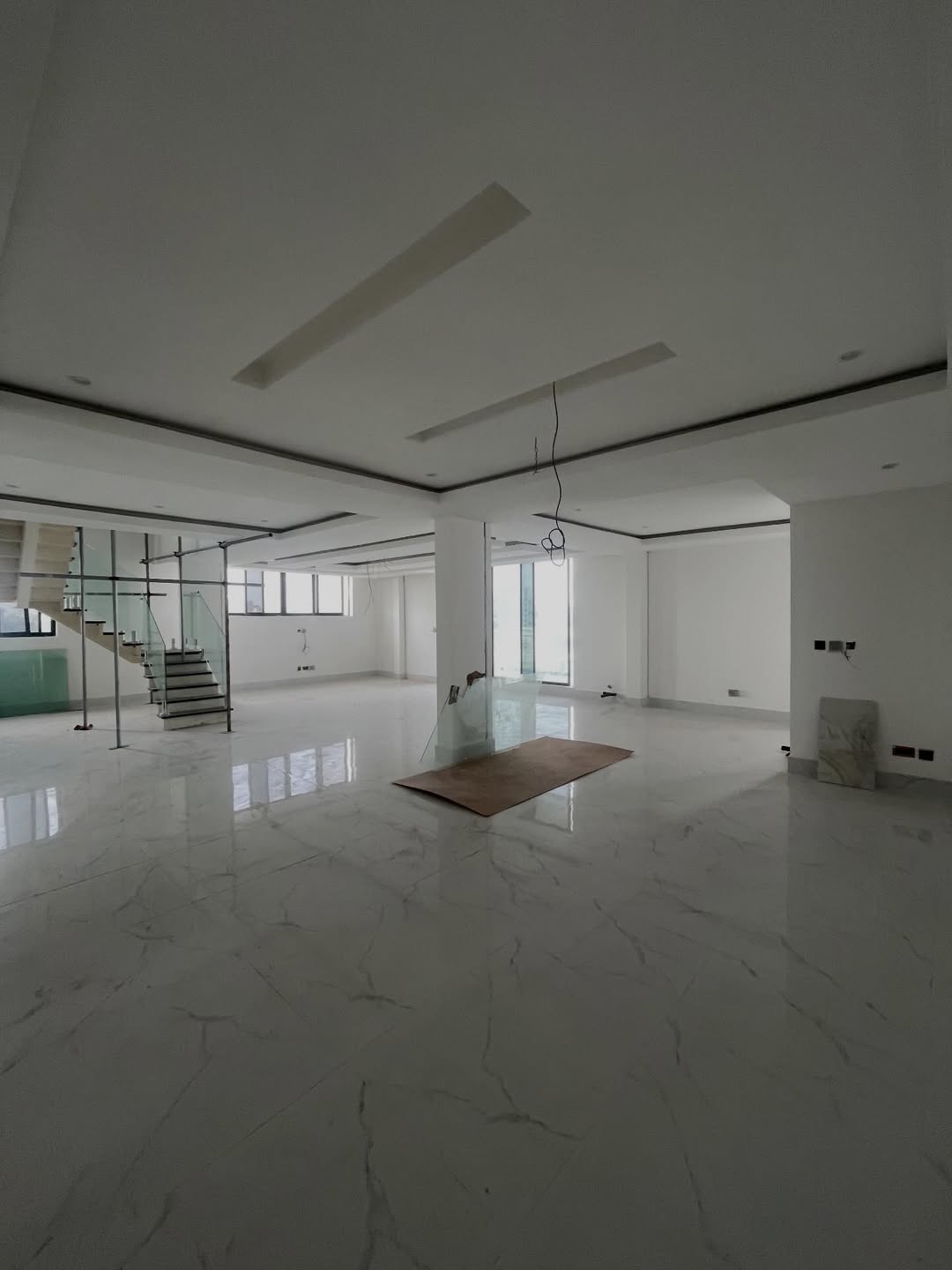 Ikoyi Oasis: 5BR Maisonette & Poolside Terrace