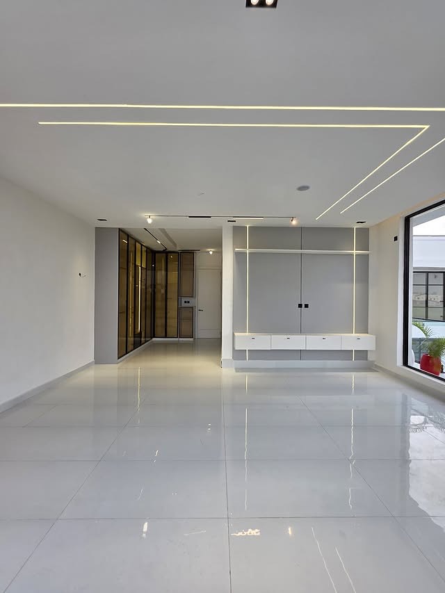 Exclusive 5-Bed Smart Dulex with Cinema & Pool in Chevron