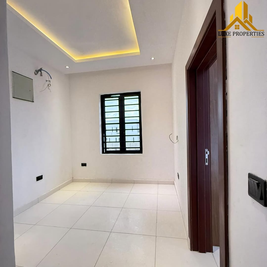 Golden Park Estate: Your Dream 4-Bedroom Family Haven