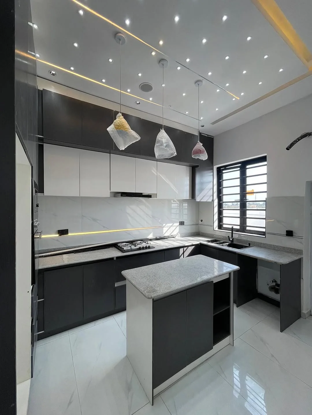 Lekki’s Masterpiece: 4-Bedroom Smart Home in Secure Estate