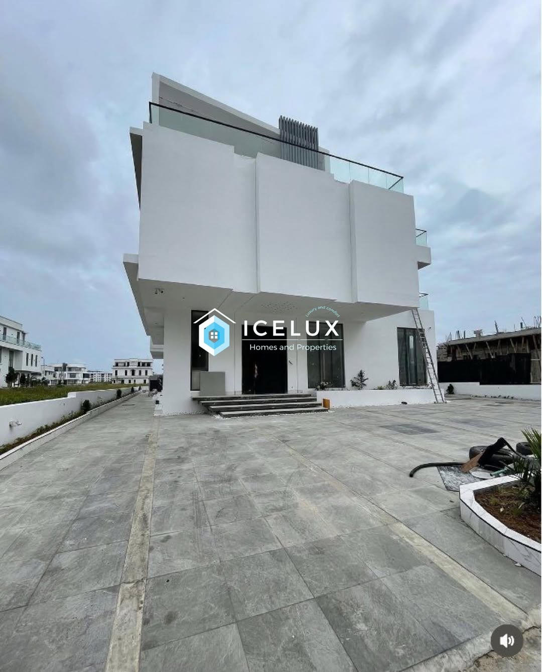 Ultimate 5-Bedroom Estate with Cinema & Pool in Ikate Lekki