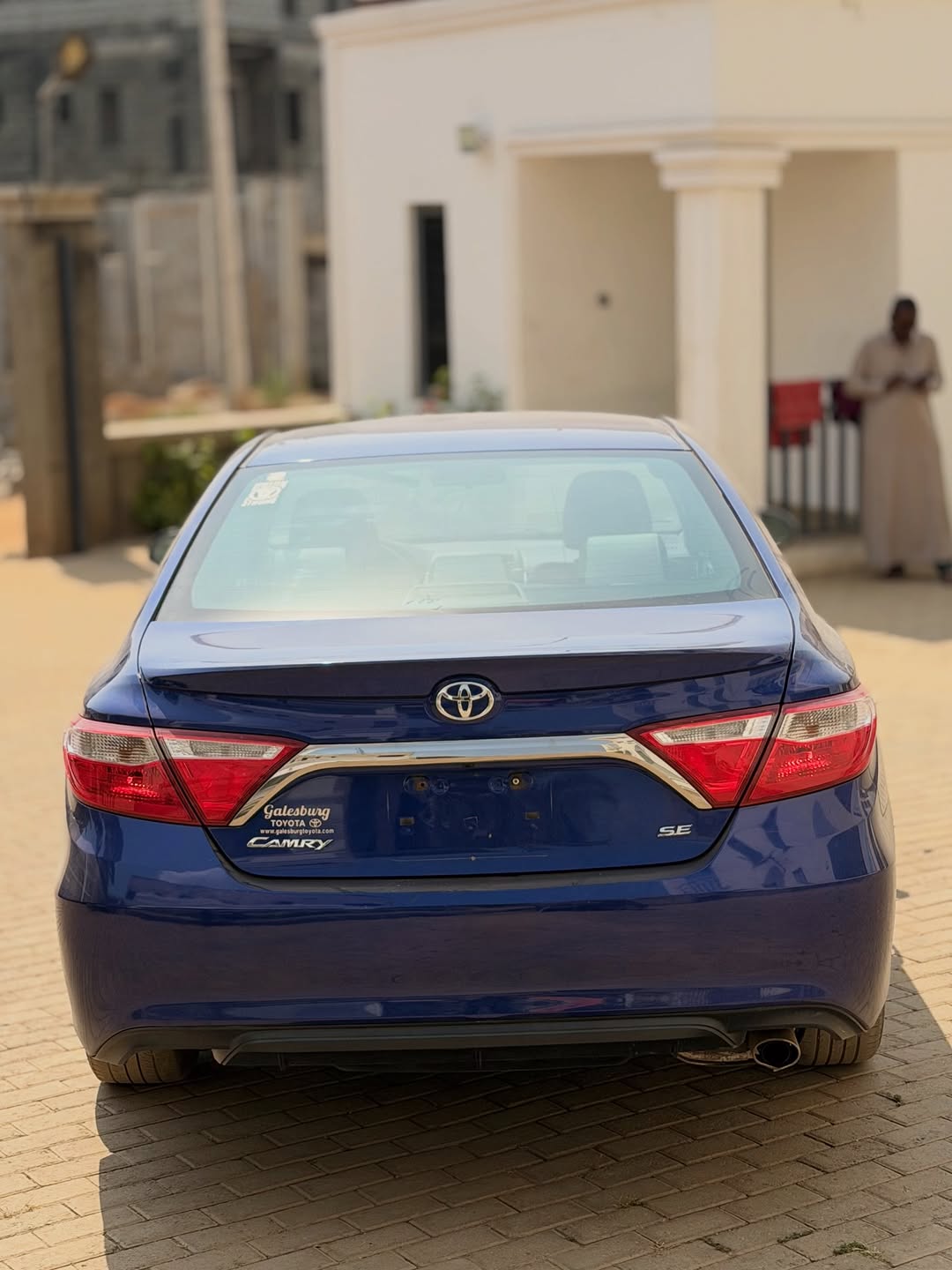 2016 Camry SE: Luxury Meets Value