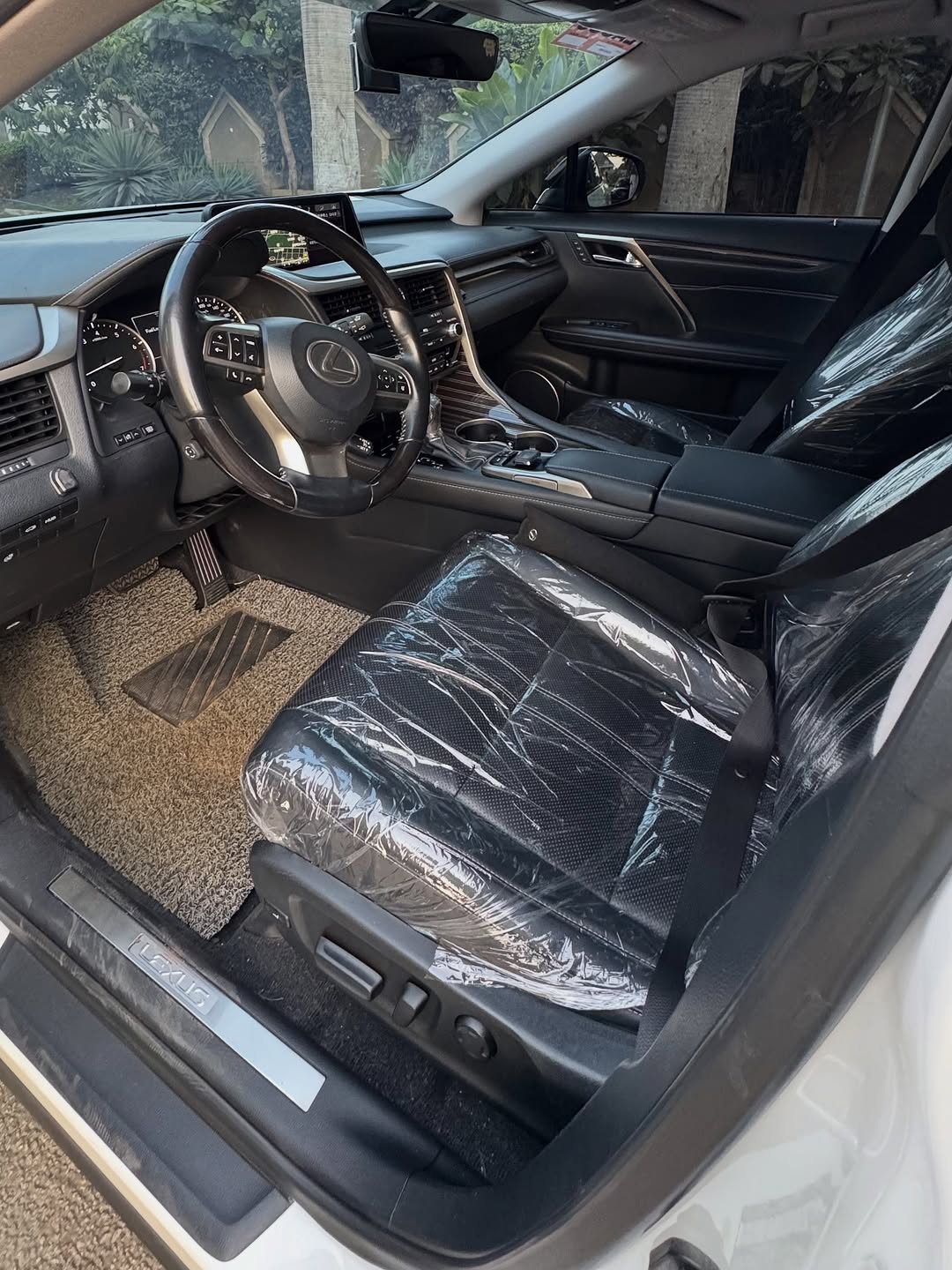 Luxury Lexus RX350: Low Miles, Pristine 2017