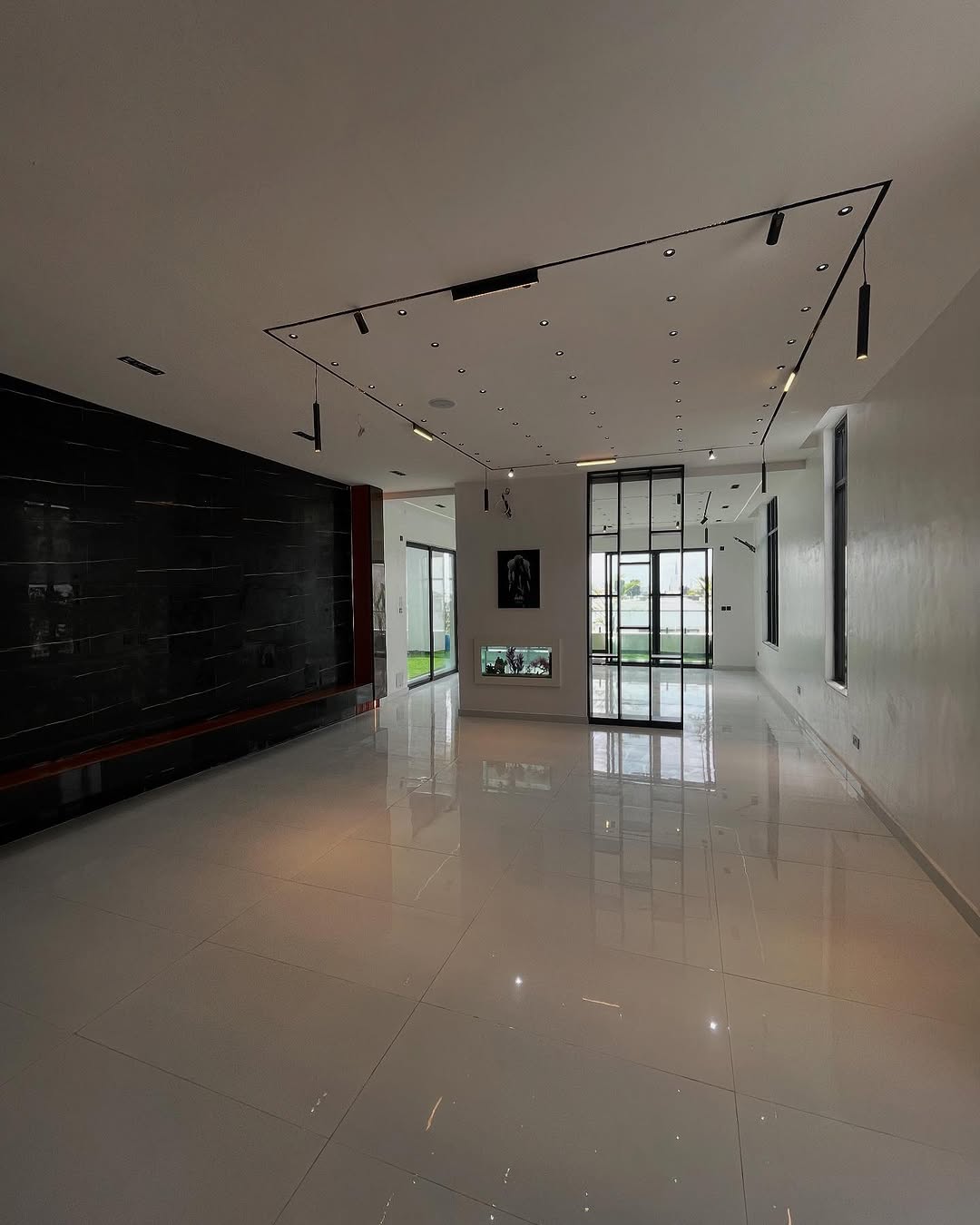 Serene Chevron Estate Gem: 6BR Duplex with Cinema & Pool