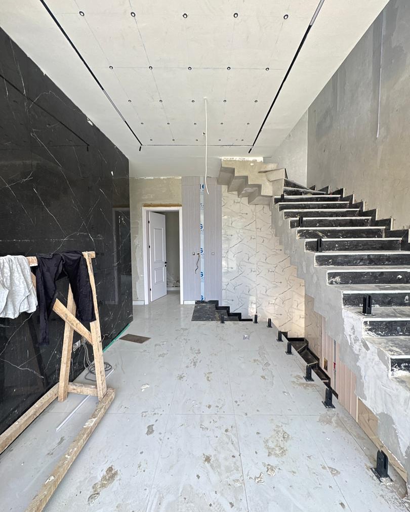 5-Bed Terrace Duplex + BQ: Rooftop Lounge & All En-Suites