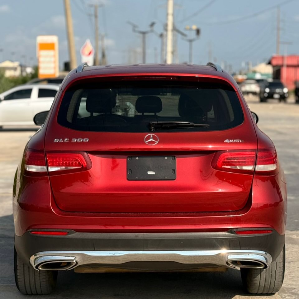 Red Hot 2016 GLC300: Luxury & Panoramic Views