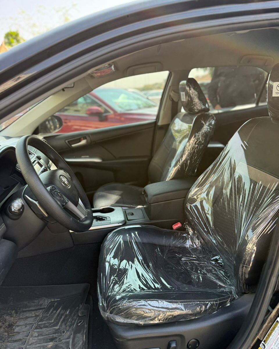 2014 Camry SE: Luxury Features, Duty-Paid & Ready