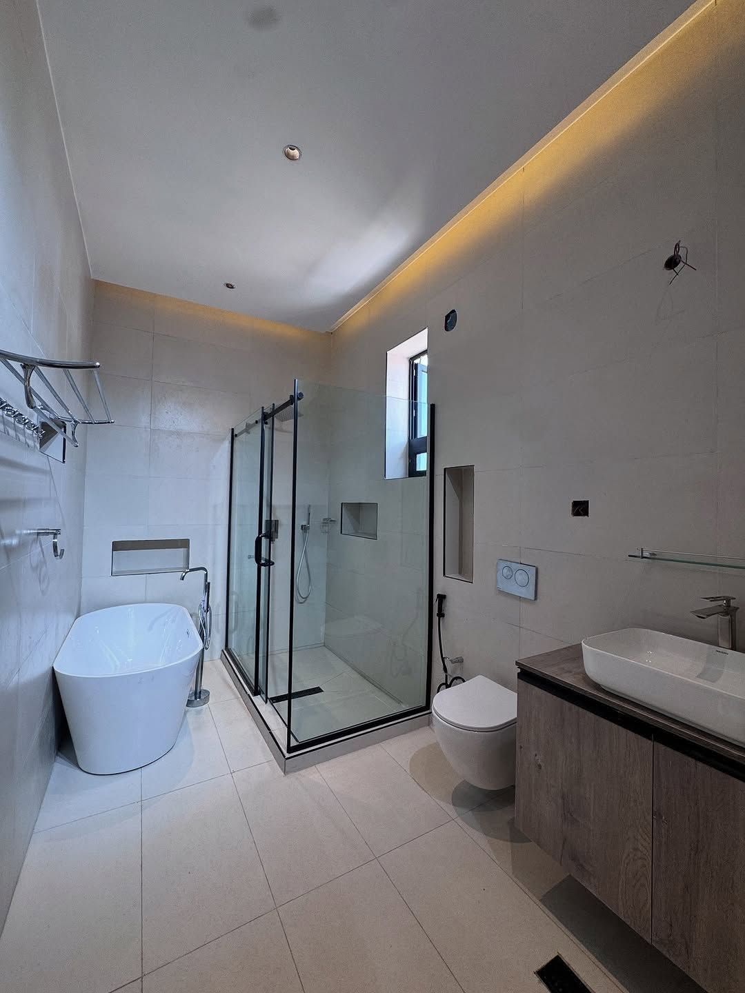 Serene Apo 5-Bed Duplex with Pool & BQ