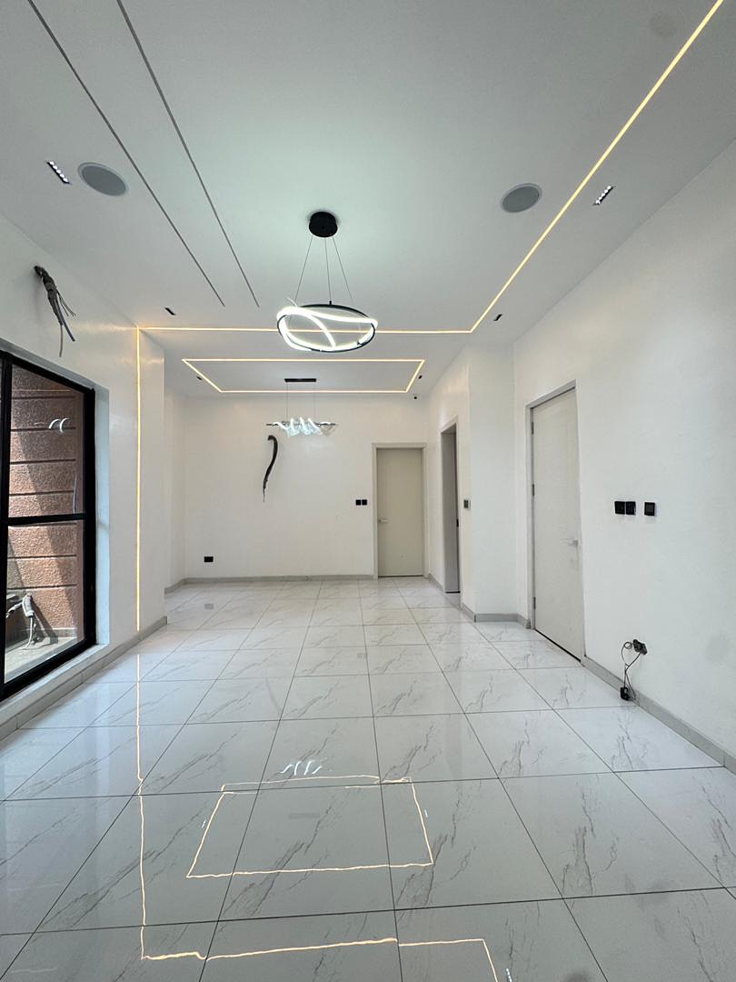 Spacious 4-Bedroom Terrace Duplex with BQ in Osapa London