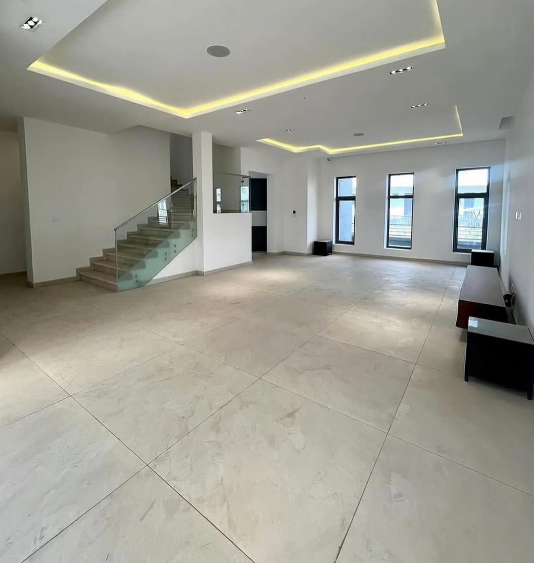 Waterfront Villa in Jabi: Your Dream Home Awaits