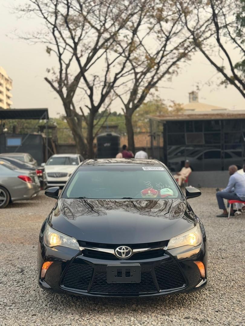 2015 Camry SE: Duty Paid, Ready for Abuja