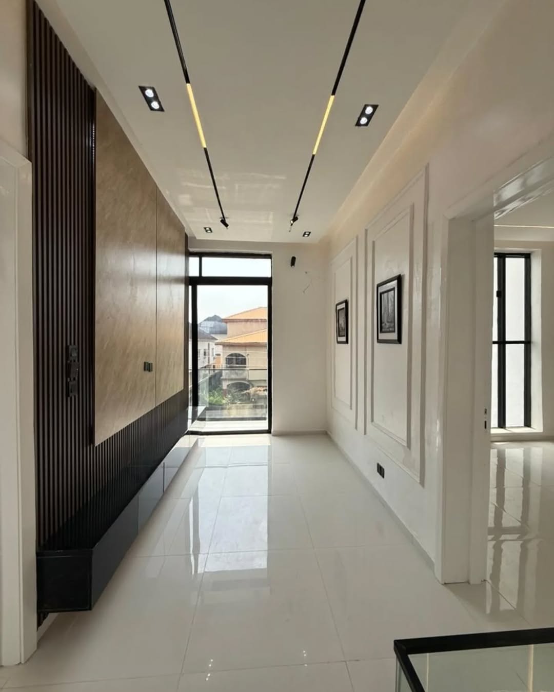 Ajahn Oasis: 5BR Duplex with Pool & Smart Tech