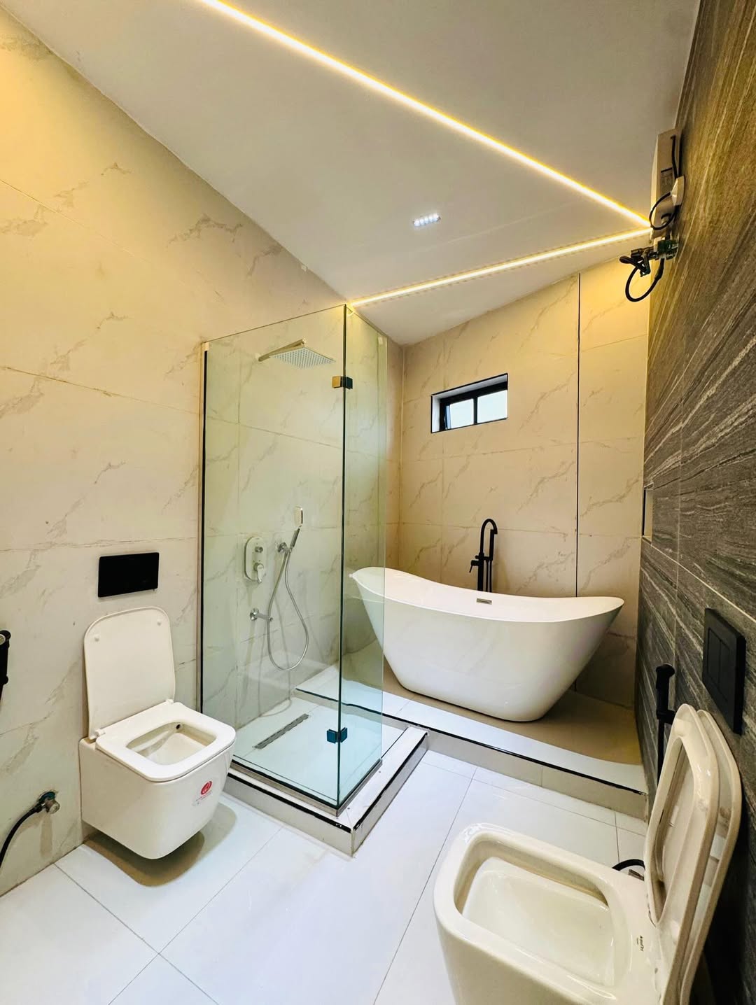 Spacious 4-Bedroom Terrace Duplex with BQ in Osapa London