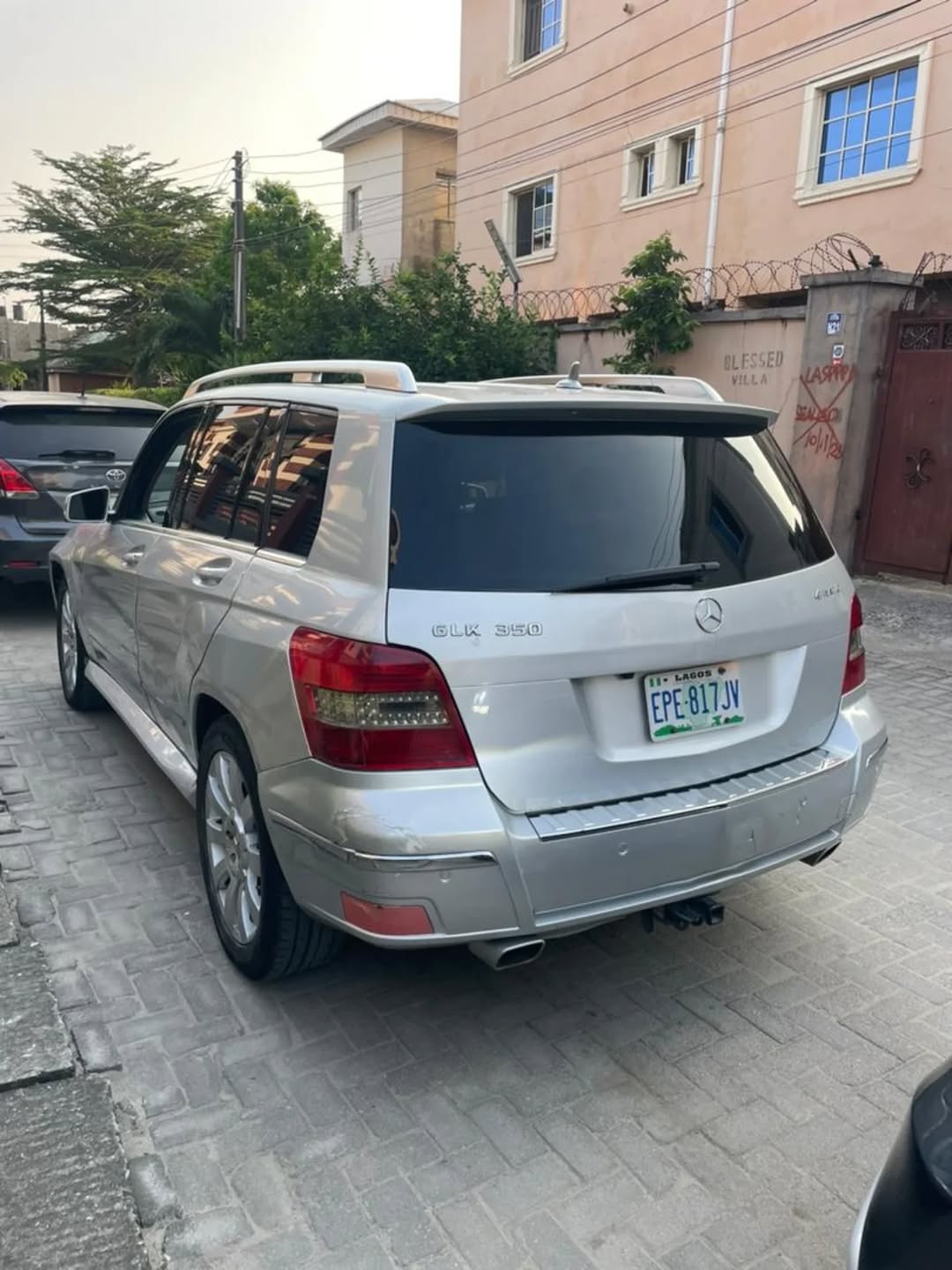 Luxury GLK with Panoramic Roof & Camera