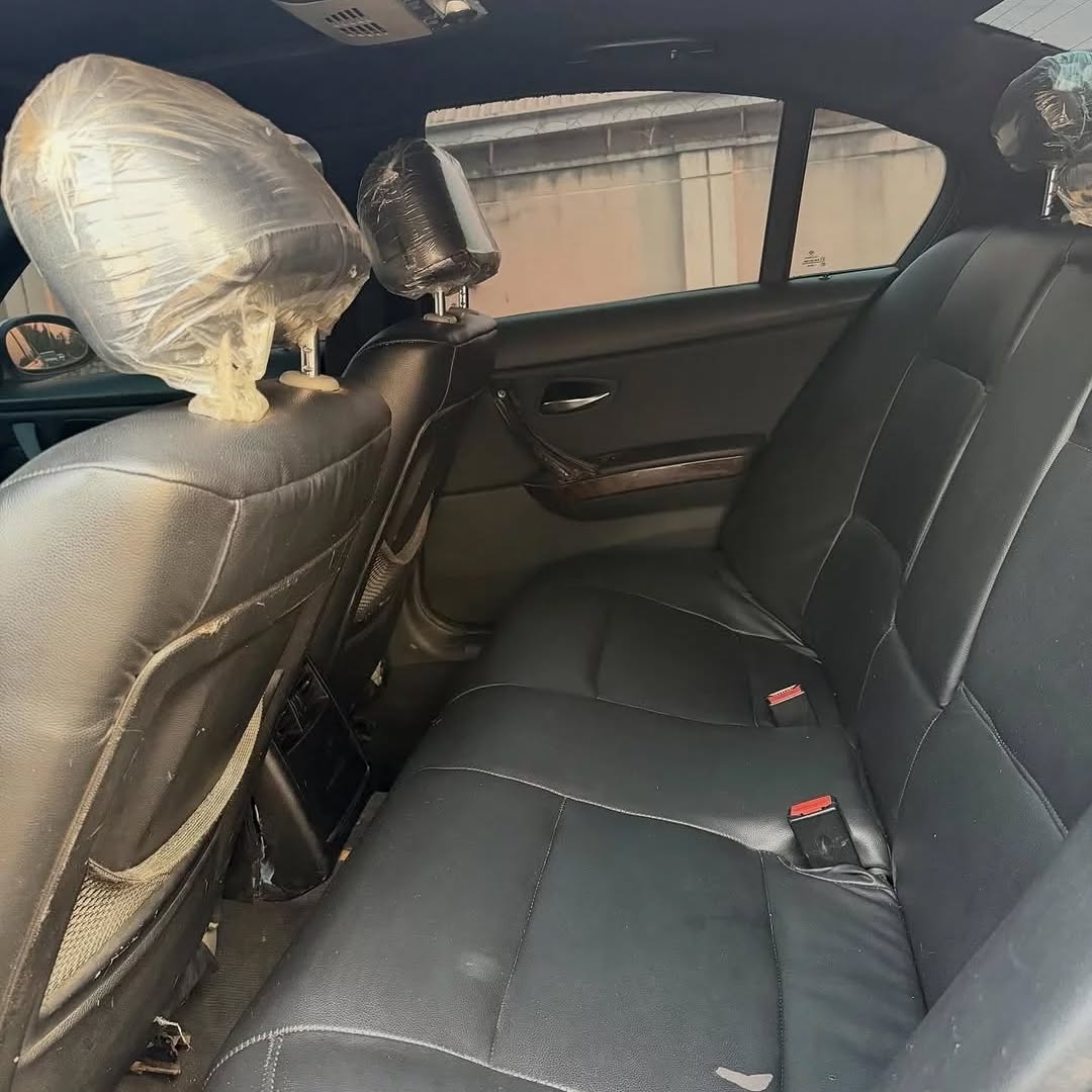 Immaculate BMW E90: 7M