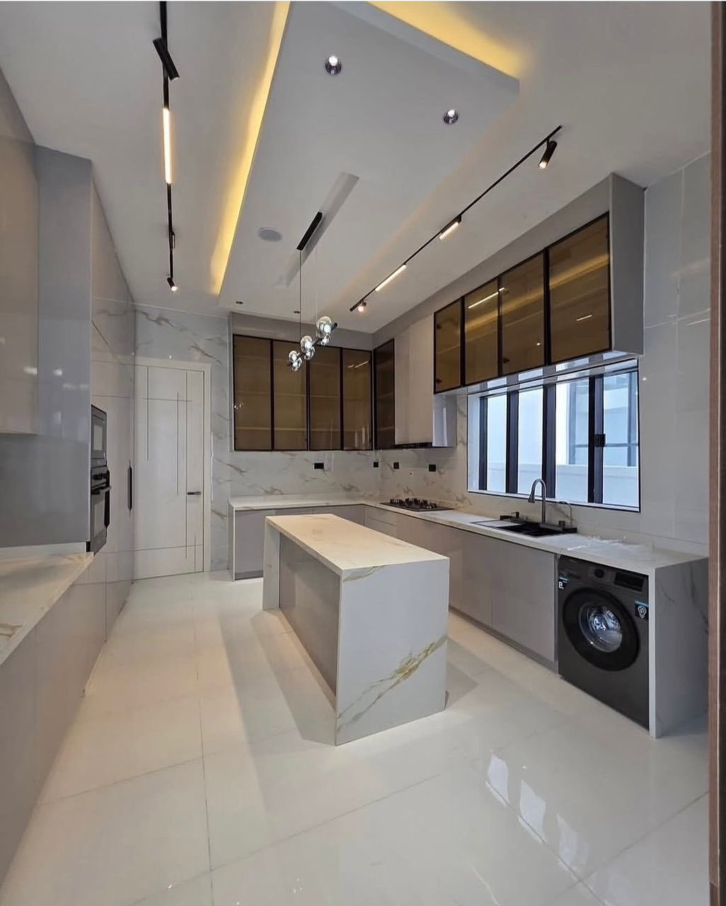 Sleek 5-Bed Dulex with Pool in Prime Lekki