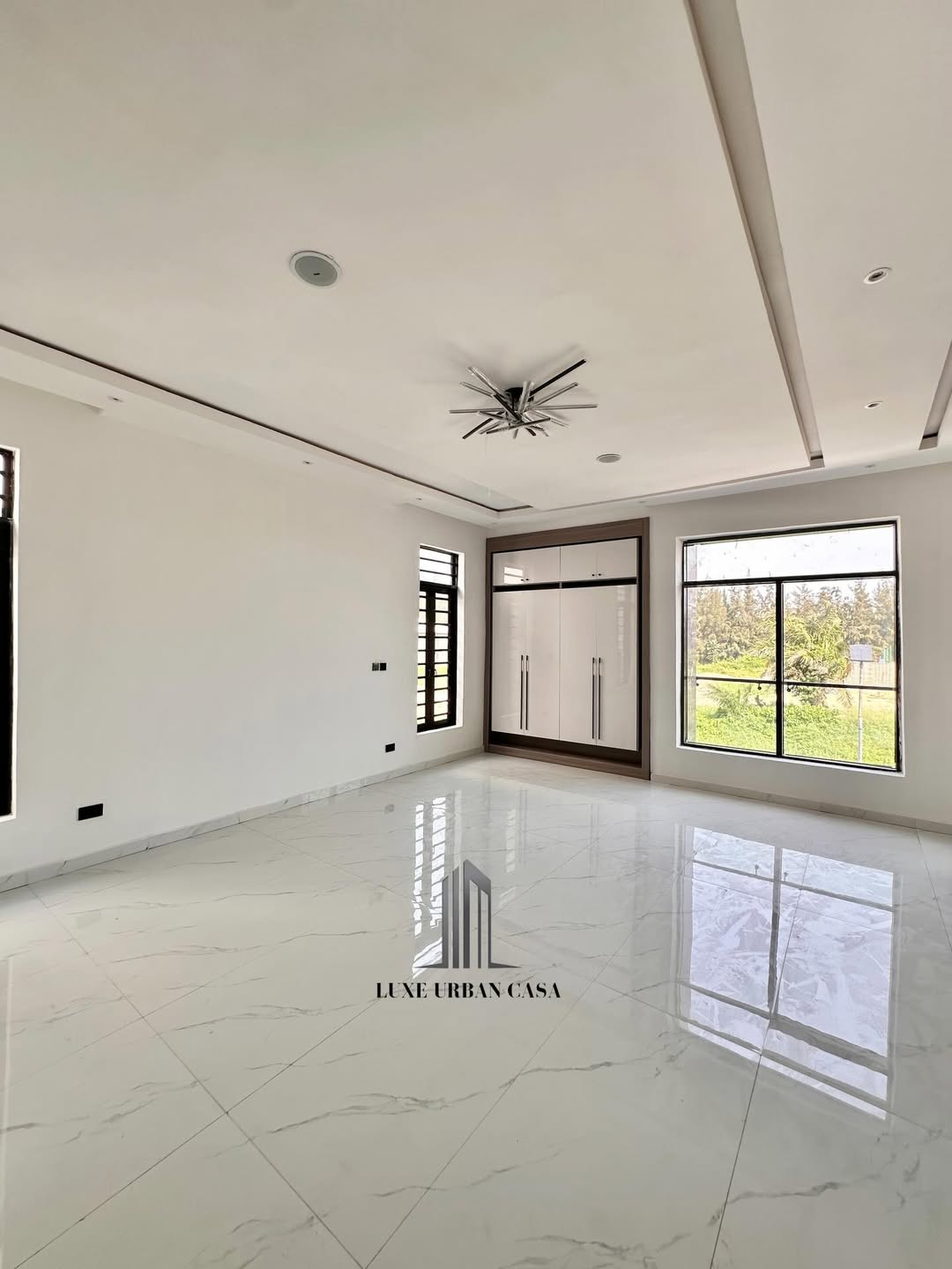 Lekki’s Ultimate 5-Bedroom Oasis with Pool