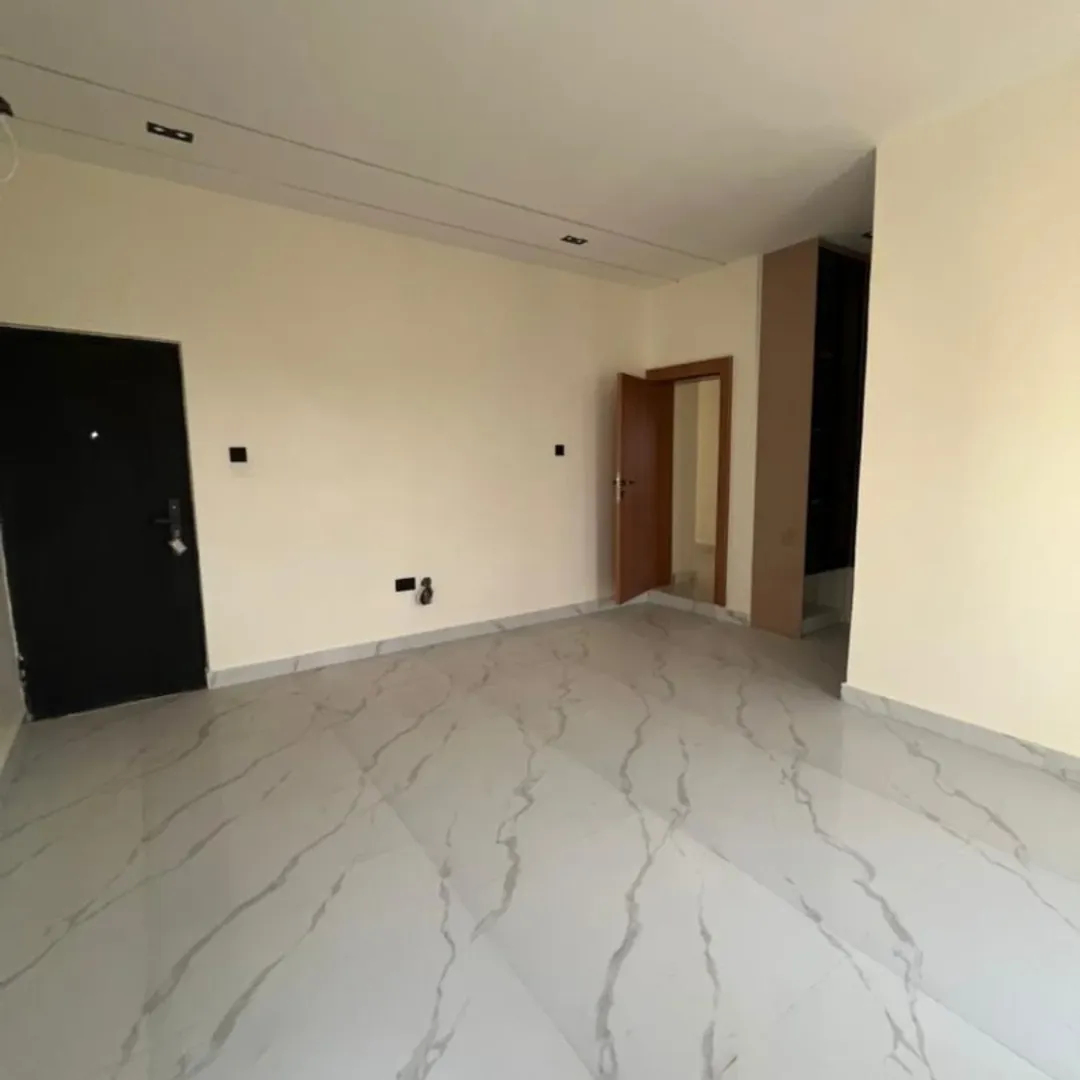 Spacious Gwarinpa Duplex: Serene & Secure