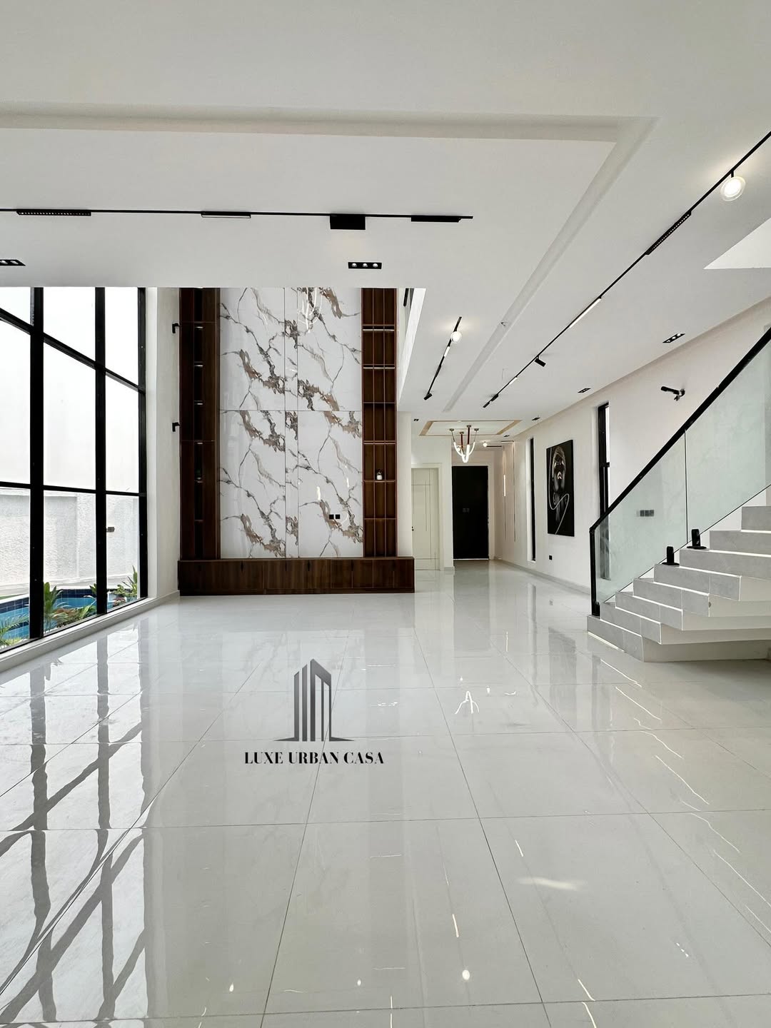 Chevron’s Ultimate 5-Bedroom Oasis with Pool & Gym