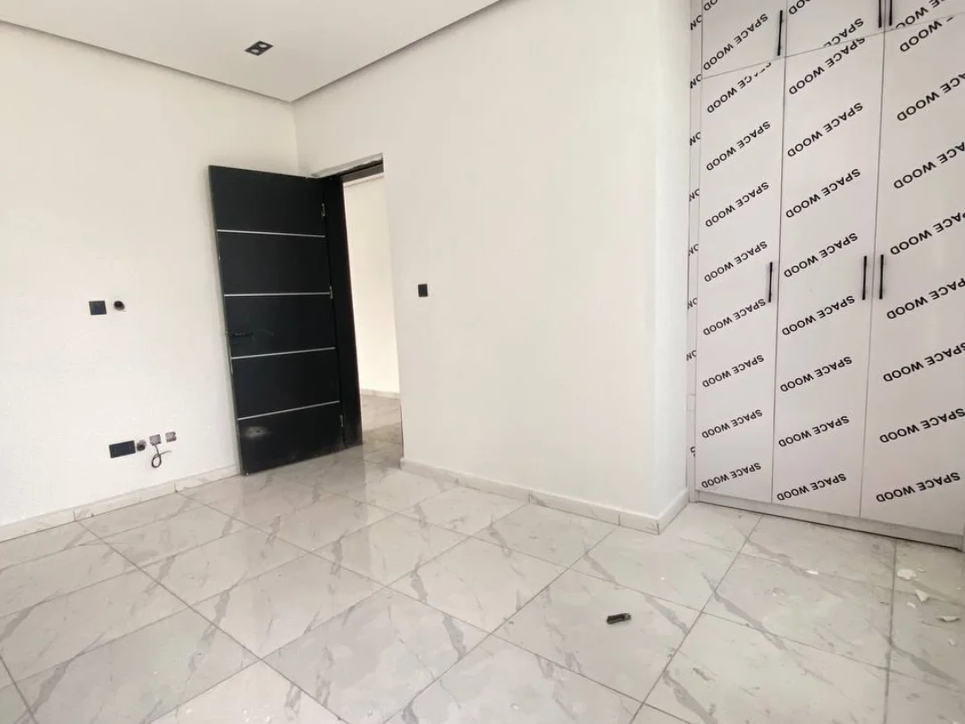 Lekki’s Ultimate Shortlet Gem: High-Yield Luxury Awaits