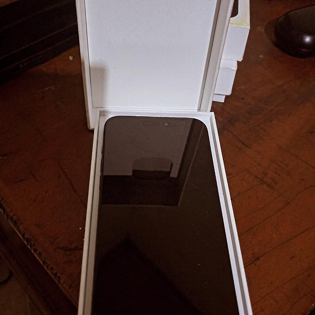 Unlock Her Smile: iPhone 15 Pro Max 256GB, Premium & Ready