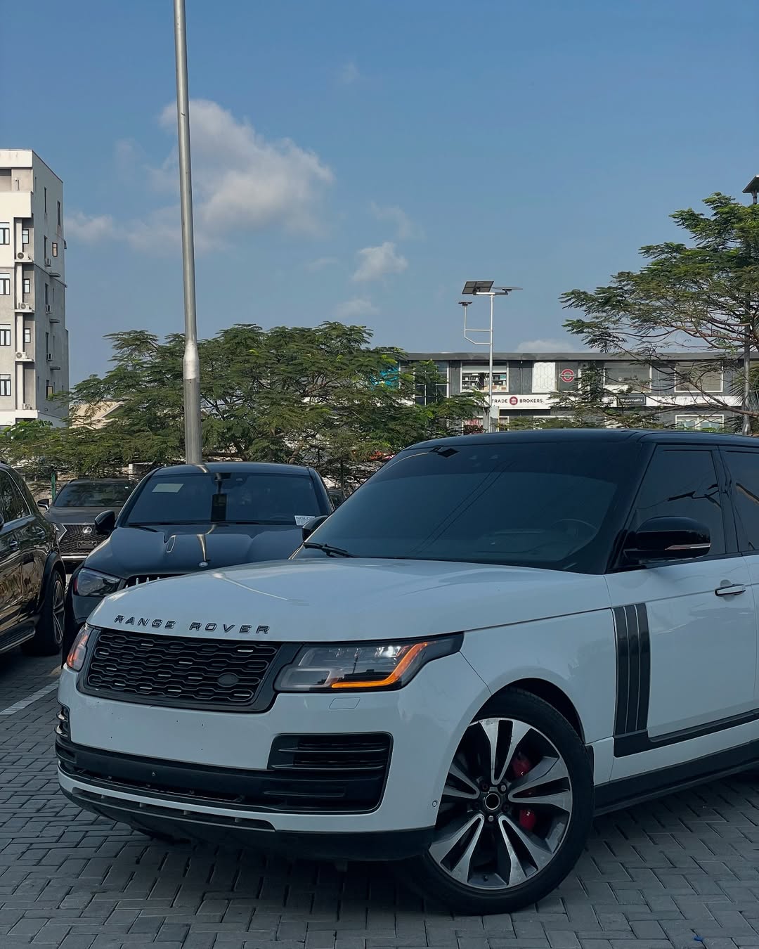 2018 Range Rover Autobiography: Peak Luxury Awaits