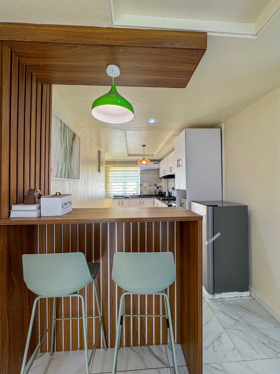 Lekki Penthouse: 2 Balconies, Chef & Smart Luxury