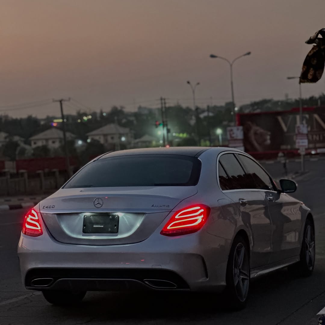 Luxury AWD Mercedes C400: Duty-Paid & Ready