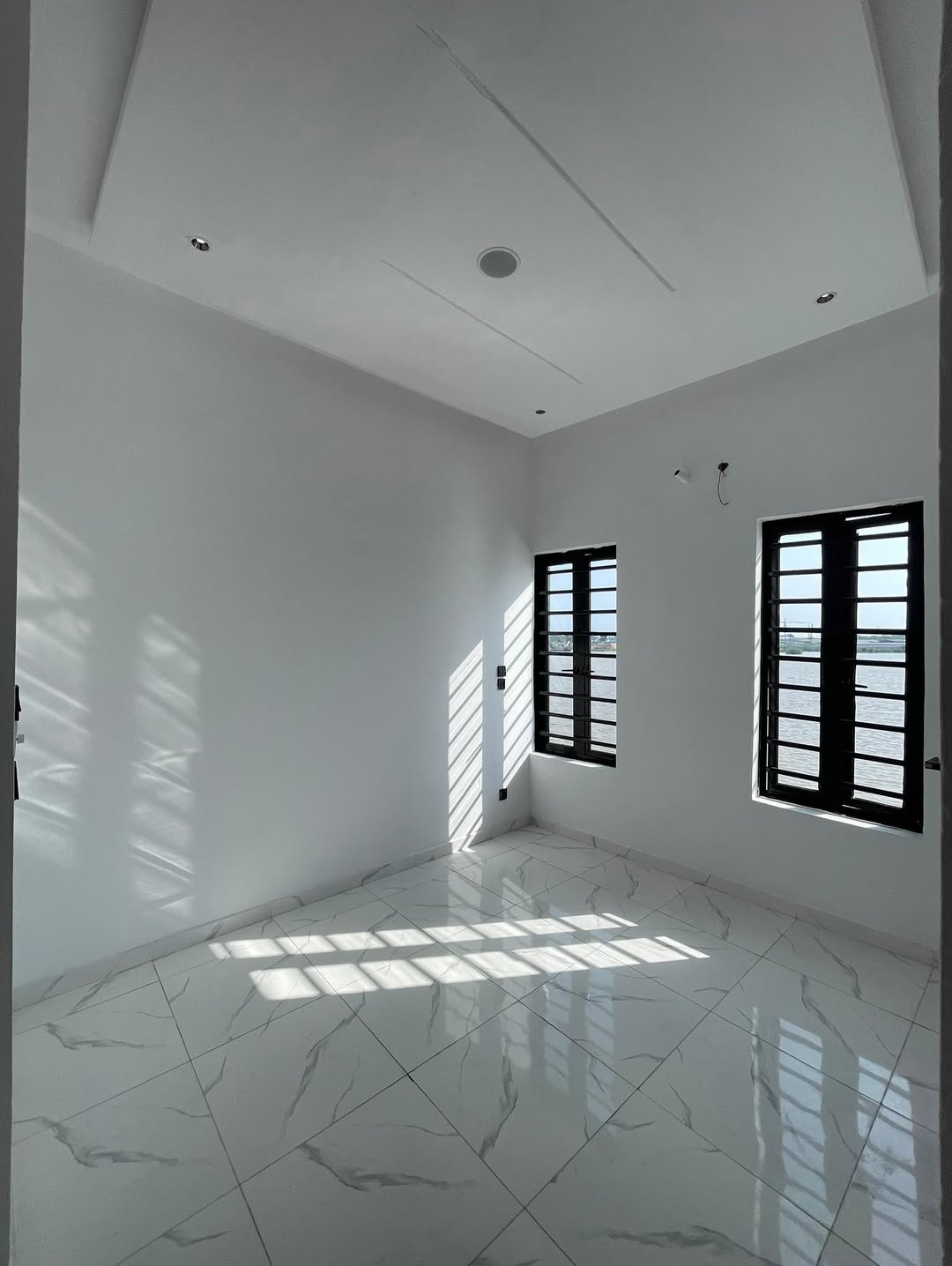 Lekki’s Finest: 4BR Smart Home in Secure Estate