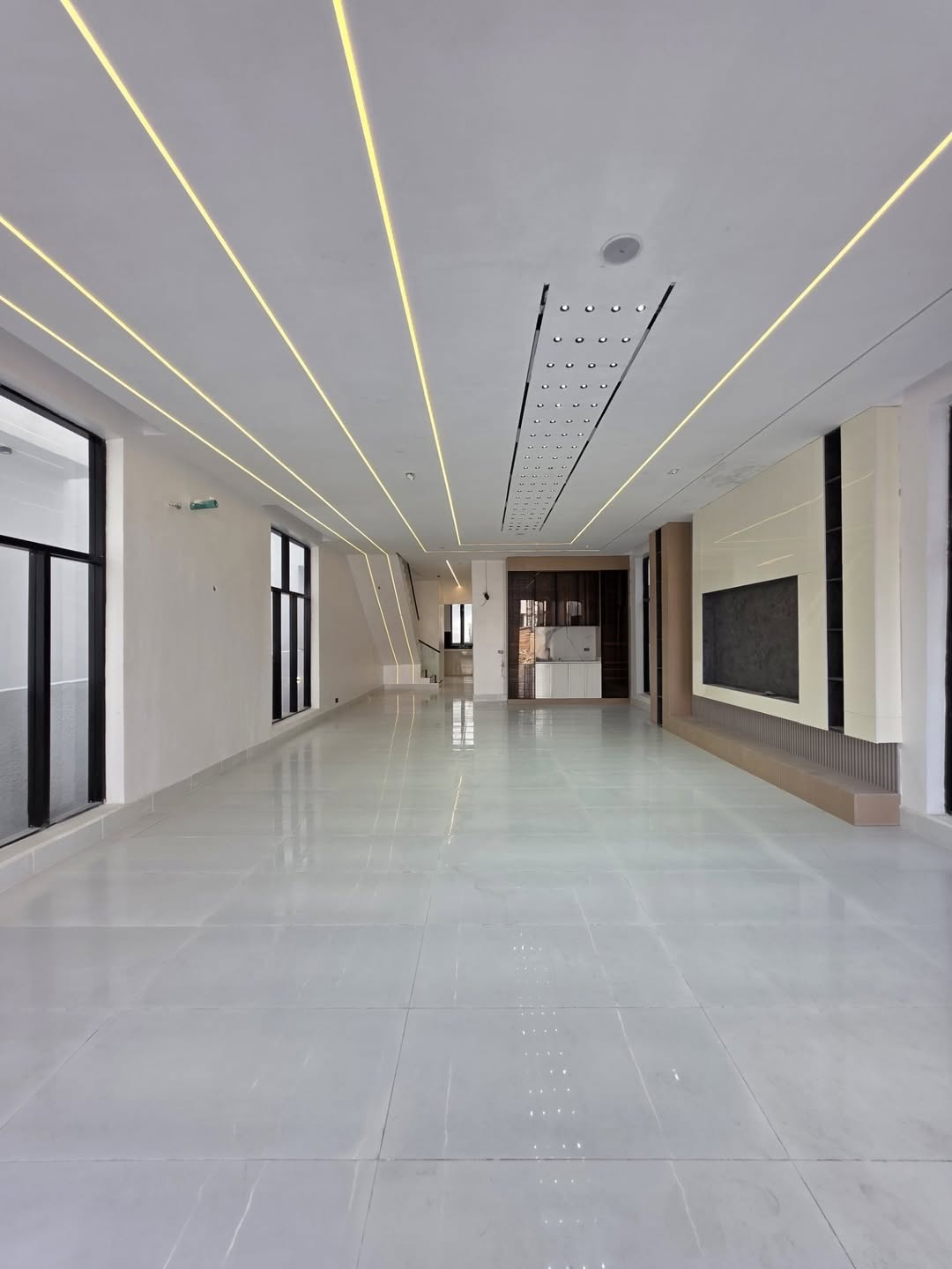 Lagos Luxury: 5-Bed Duplex with Private Pool & BQ