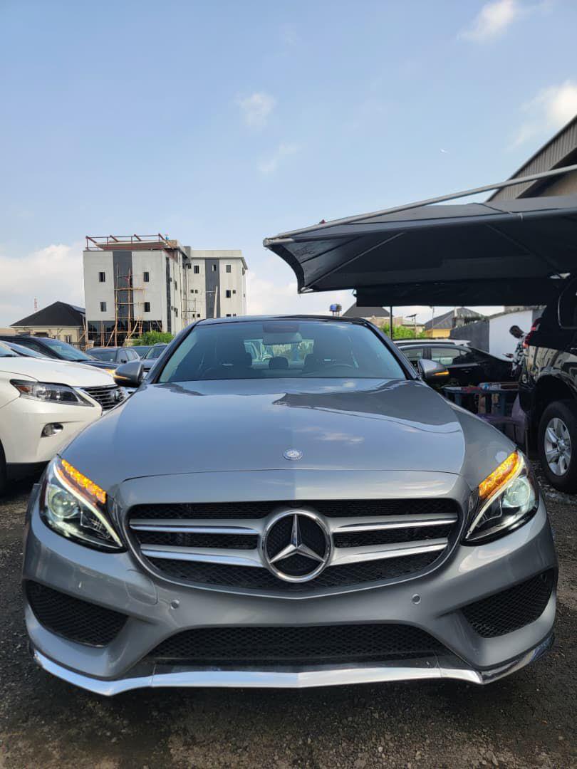 Fully Loaded C300: Luxury & Tech Awaits