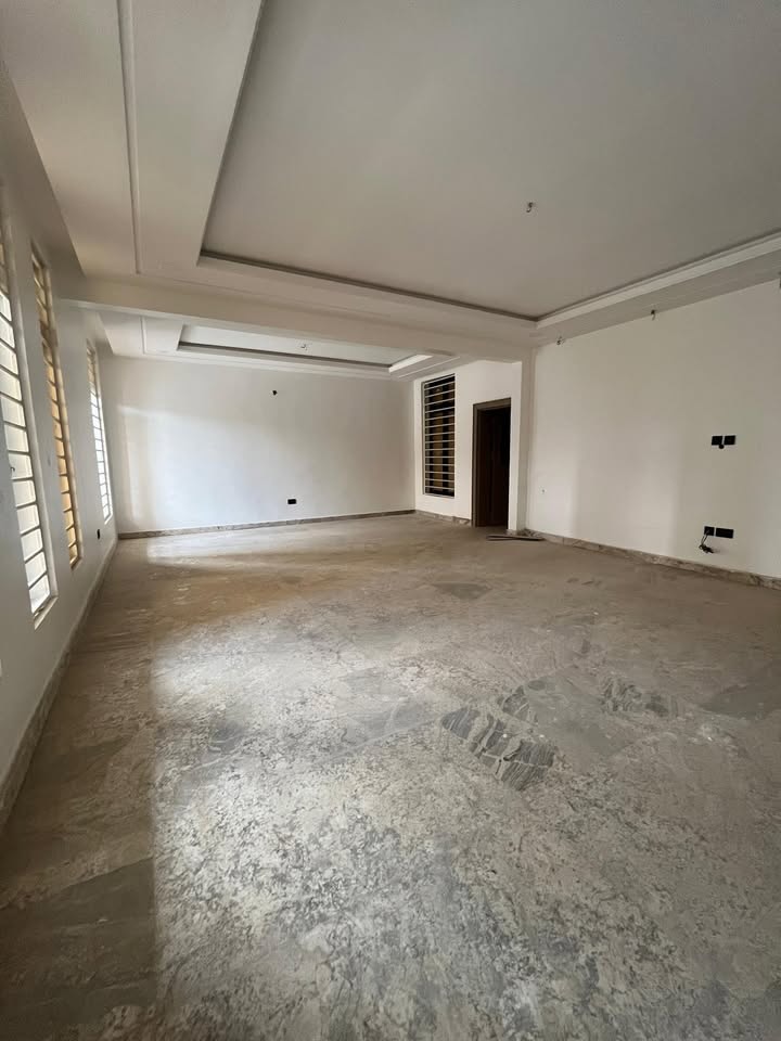 Prime Gwarimpa Apartments: Elevator Luxury, En-Suite Bliss