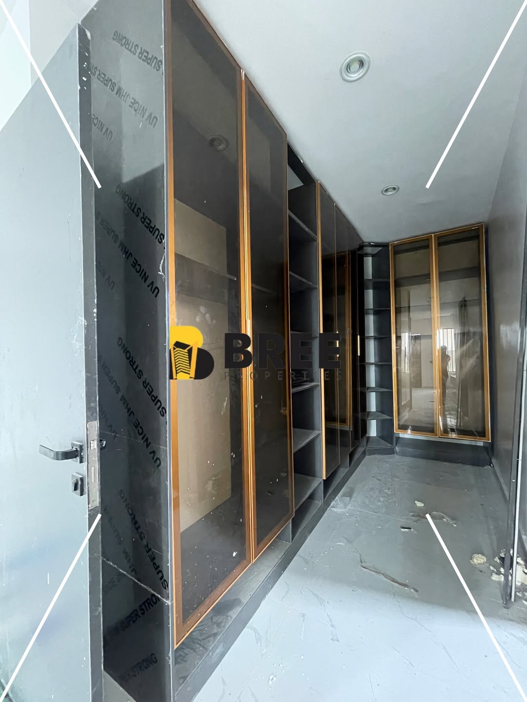 Opulent 5-Bed Ikota Estate Haven | N400M