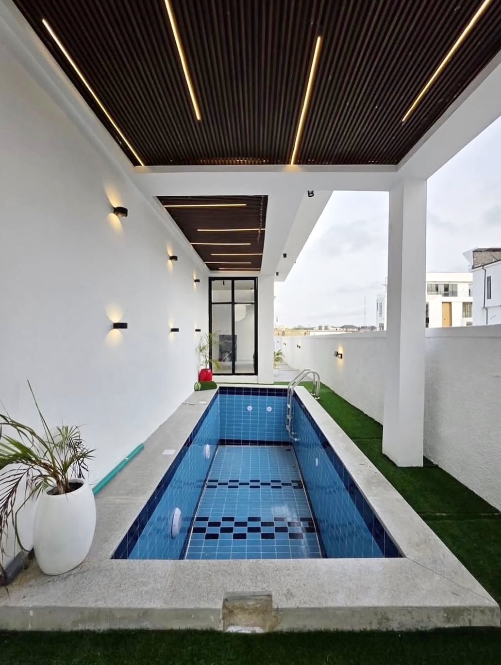 Opulent 5-Bedroom Haven with Pool in Prime Lekki