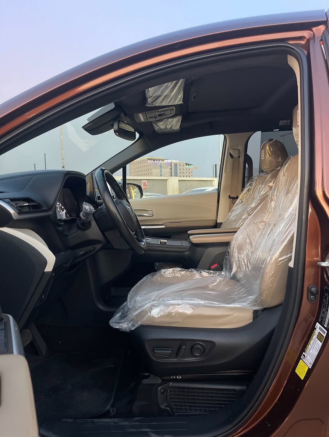 2022 Sienna Hybrid: Luxury Meets 36 MPG