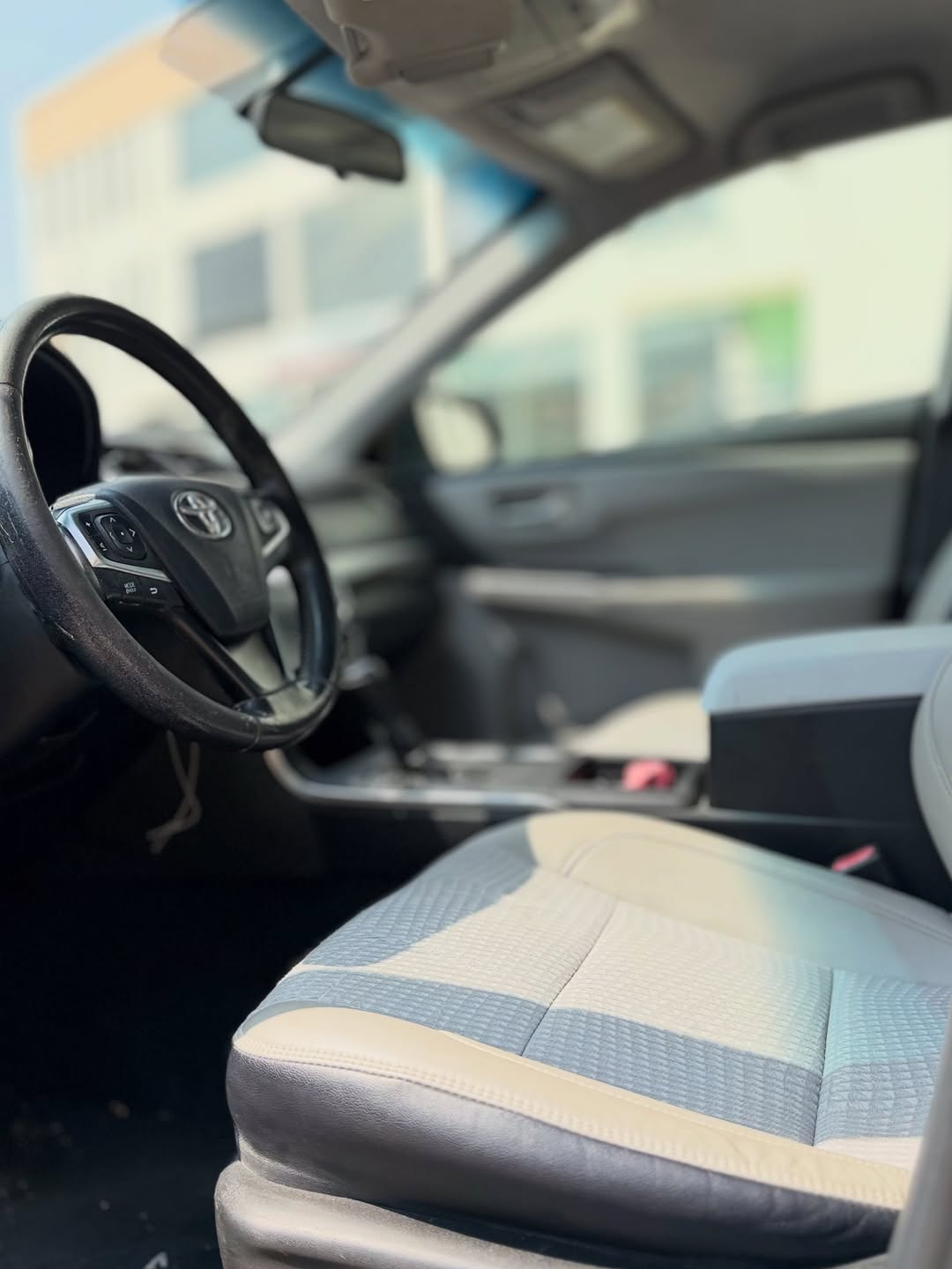 2016 Camry SE: Luxury Meets Value