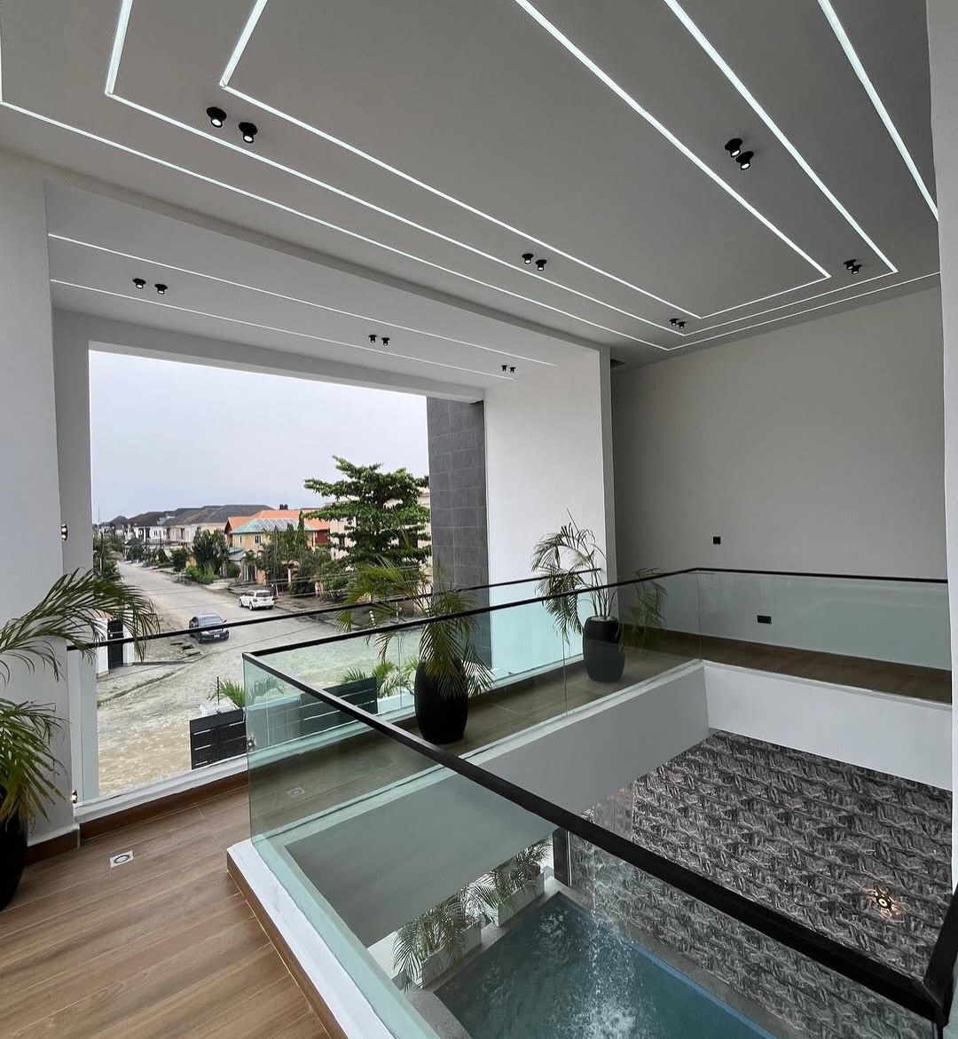 Ultimate 5-Bedroom Estate Gem with Pool & BQ in Ikota