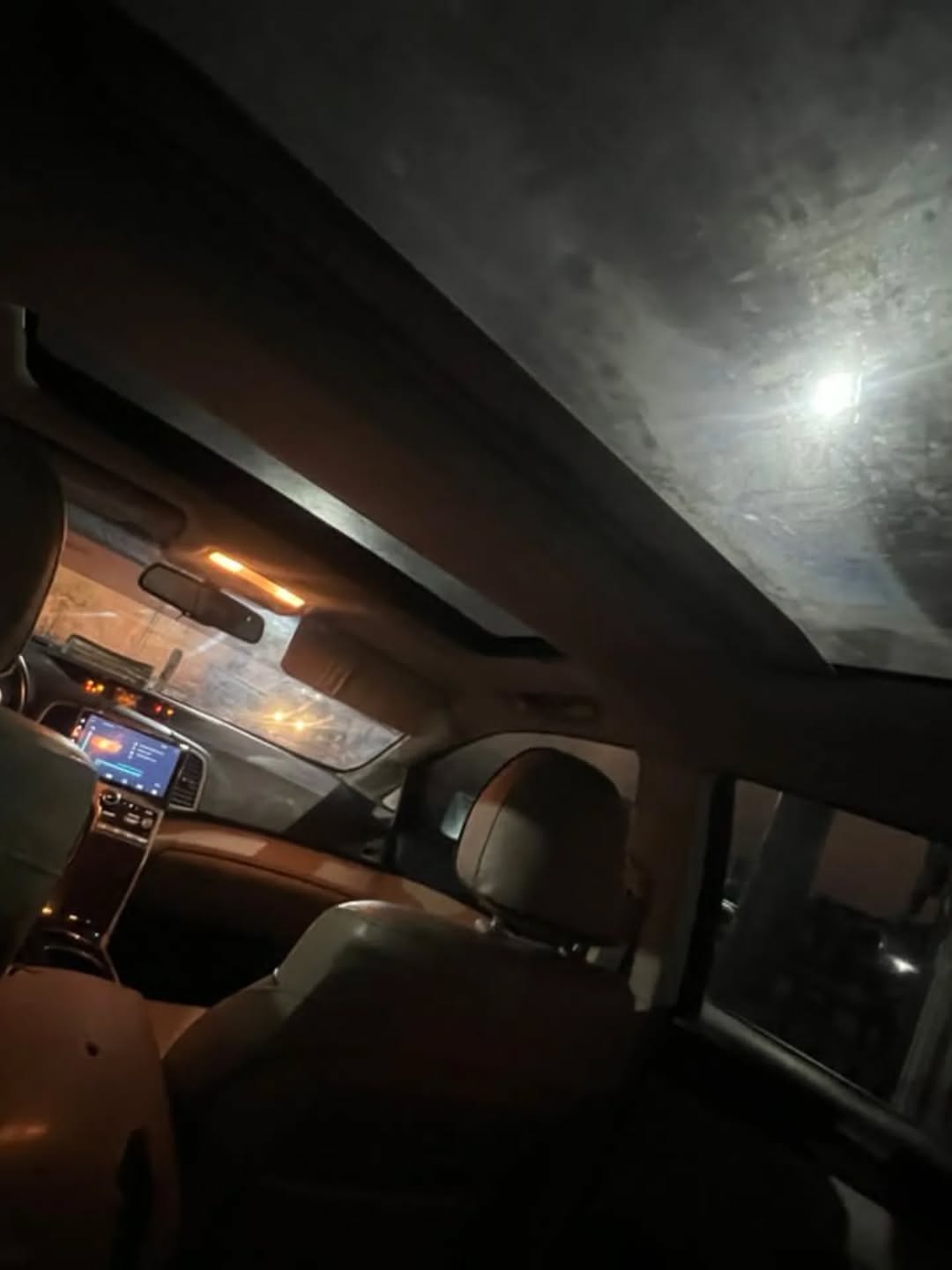 2011 Venza V6: Panoramic Roof, Thumb Start, 9.9m