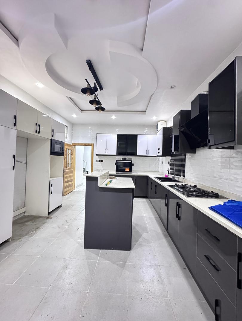 Lekki’s Grand 5-Bedroom Haven in Megamound Estate