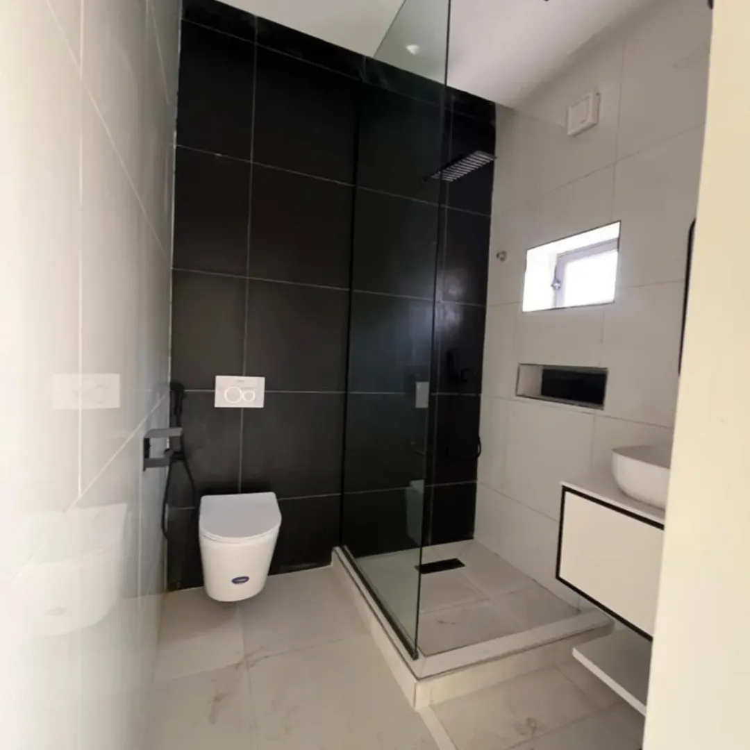 Spacious Gwarinpa Duplex: Serene & Secure