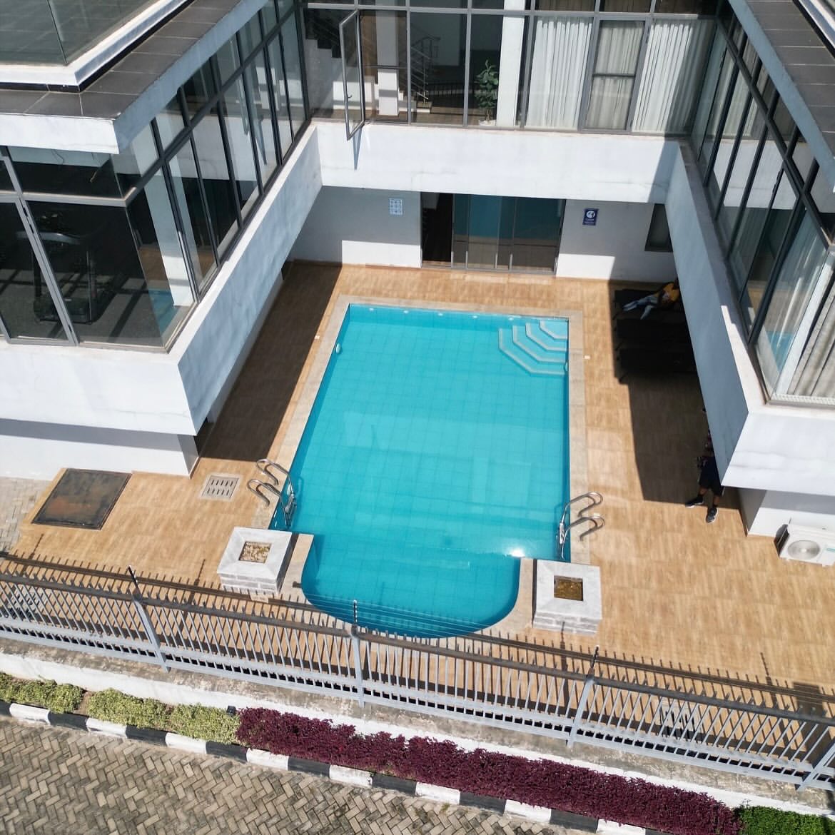 Jabi Oasis: 3BR with Pool, Gym & 24/7 Luxury