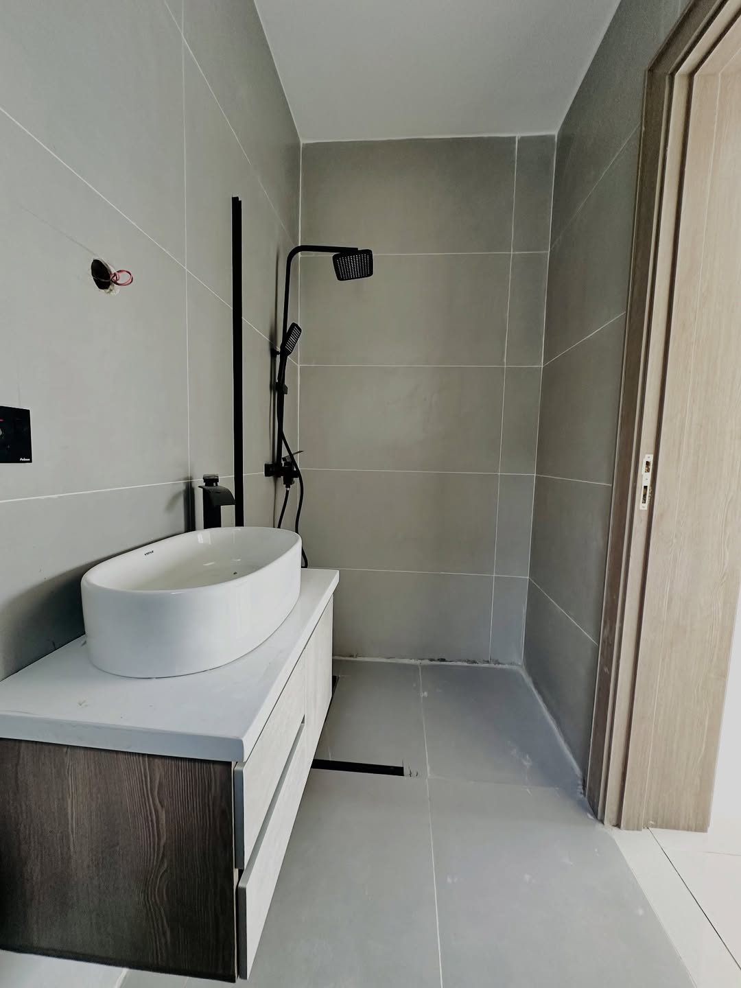 Lekki’s Finest 2-Bed Haven: Pool, Gym & Elevator