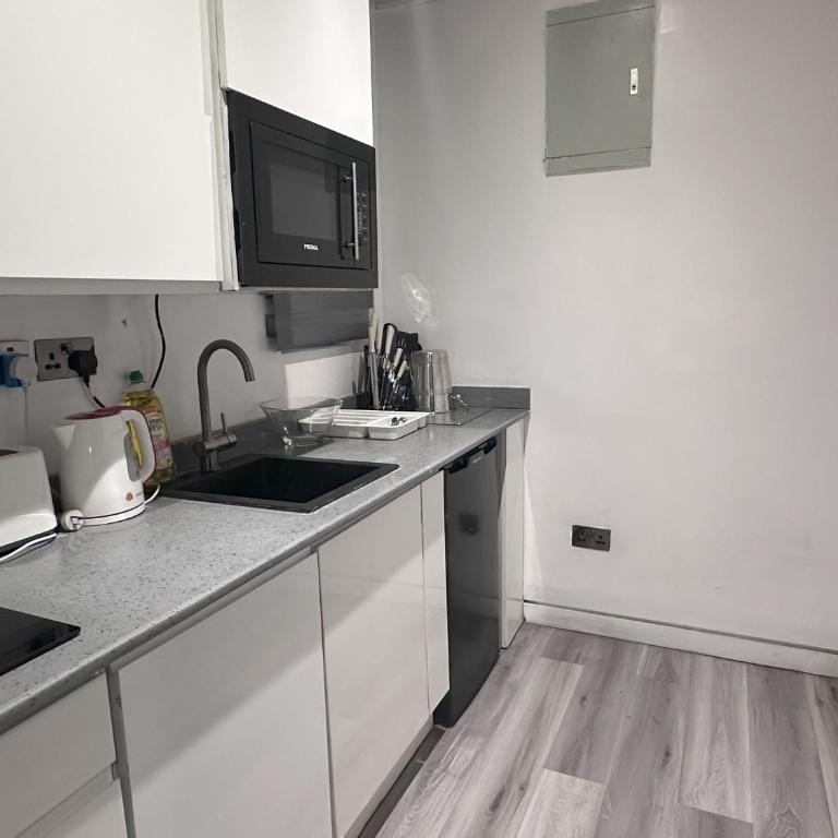 Lekki Oasis: Private Pool & Lake Views